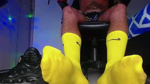 Snapshot of sir_kev66 chatting on 02.04.26 only foot worshipers here online show from 02.04.26