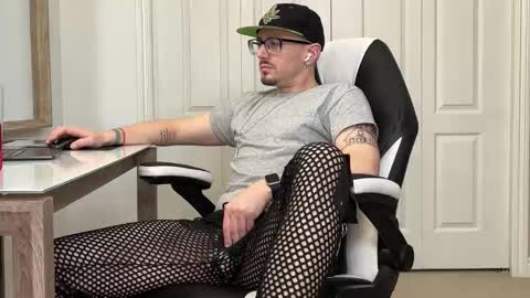 Snapshot of sirdaddymcqween chatting on 01.08.26 Sir Daddy McQween online show from 01.08.26