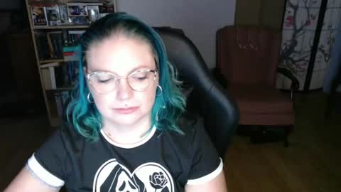 Snapshot of sireneserpens chatting on 01.26.25 Sirene Serpens online show from 01.26.25