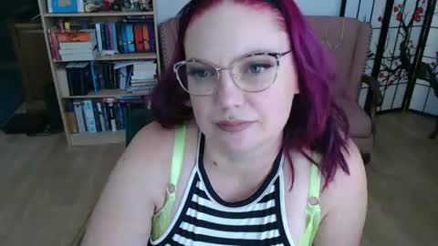 Snapshot of sireneserpens chatting on 02.12.25 Sirene Serpens online show from 02.12.25