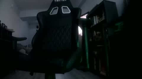 Snapshot of sirwally19er chatting on 12.14.25 sirwally19er online show from 12.14.25