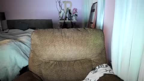 Snapshot of sissicassi chatting on 10.11.25 carra combs online show from 10.11.25