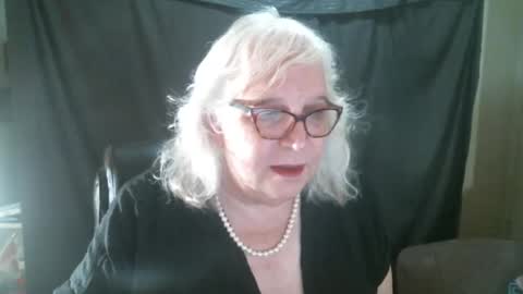 Sissy Diane online show from 09.15.25