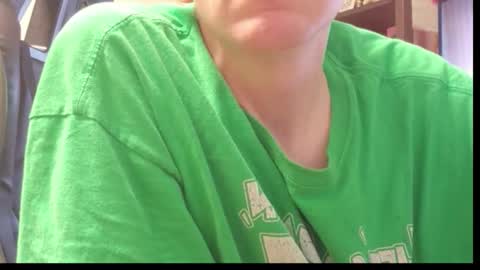 Snapshot of sissyicy chatting on 12.21.25 sissyicy online show from 12.21.25