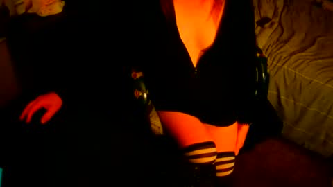 Snapshot of sissyred2314 chatting on 09.18.25 red online show from 09.18.25