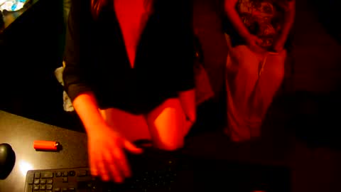 Snapshot of sissyred2314 chatting on 09.27.25 red online show from 09.27.25