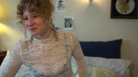 Snapshot of sistinehashands chatting on 03.20.26 HINT its the name I go by. online show from 03.20.26