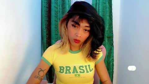 Snapshot of sizka_ford chatting on 10.26.25 Sizka online show from 10.26.25