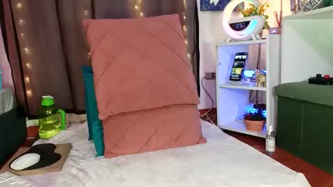 Skarlleth online show from 11.25.25