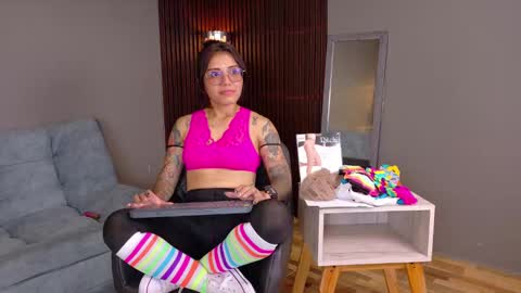 skarlet_petit online show from 02.01.25