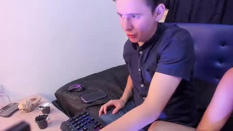 Snapshot of skarleth_and_aaron chatting on 03.11.25 Skarleth and Aaron online show from 03.11.25