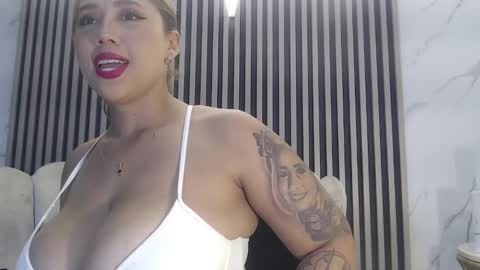 Snapshot of skarlethvilla chatting on 09.30.25 Skarleth villa online show from 09.30.25