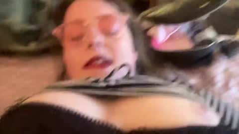 Snapshot of skarlettrose911 chatting on 12.17.24 Skarlett Rose online show from 12.17.24