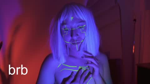 Snapshot of skarpio17 chatting on 12.20.24 Im Scarlett ONLINE 5pm-10pm NYC time online show from 12.20.24