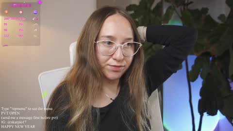 Snapshot of skarpio17 chatting on 01.22.25 Im Scarlett ONLINE 5pm-10pm NYC time online show from 01.22.25