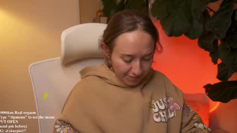 Snapshot of skarpio17 chatting on 09.11.25 Im Scarlett ONLINE 5pm-10pm NYC time online show from 09.11.25