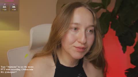 Snapshot of skarpio17 chatting on 11.22.25 Im Scarlett ONLINE 5pm-10pm NYC time online show from 11.22.25