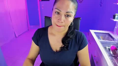 Snapshot of skater_gal chatting on 06.24.26 susan ramires online show from 06.24.26