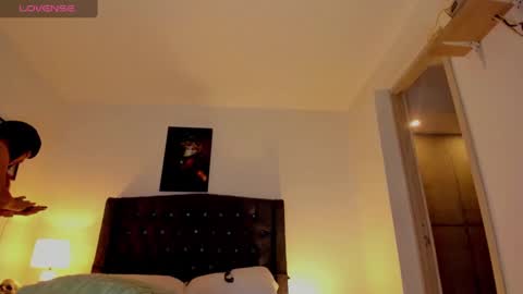 Snapshot of skay_hot chatting on 09.25.25 Skay online show from 09.25.25