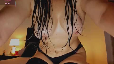 Snapshot of skay_hot chatting on 11.30.25 Skay online show from 11.30.25