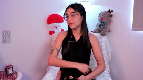 Snapshot of skeeter_cb chatting on 12.16.25 Skeete CHRISTMAS SHOW THIS DECEMBER 24 CHECK OUT MY AMAZON LIST AND MAKE ME HAPPY online show from 12.16.25