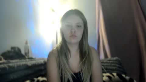 Snapshot of skiimaskabby chatting on 12.17.25 skiimaskabby online show from 12.17.25