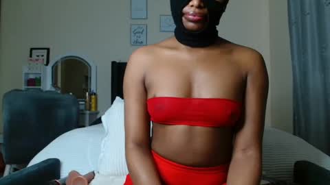 Krystal Belle online show from 12.04.24