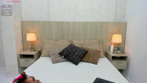 Snapshot of skinny_emily chatting on 10.31.25 Emily Rojas online show from 10.31.25