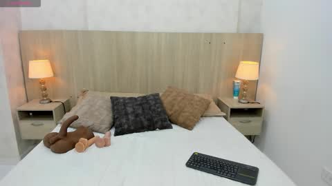 Snapshot of skinny_emily chatting on 11.20.25 Emily Rojas online show from 11.20.25