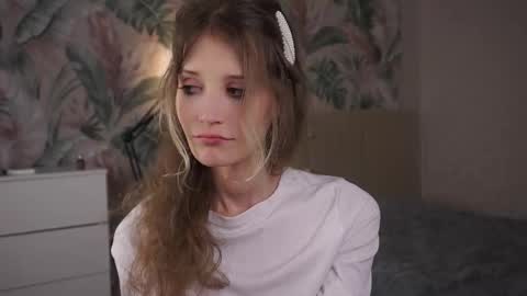 Snapshot of skinny_eve chatting on 02.21.25 Emily online show from 02.21.25