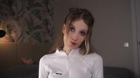 Snapshot of skinny_eve chatting on 02.23.25 Emily online show from 02.23.25