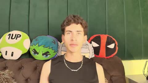 Snapshot of skinny_jean_ chatting on 02.20.26 skinny jean online show from 02.20.26