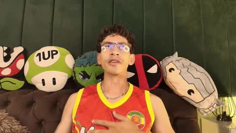 Snapshot of skinny_jean_ chatting on 02.23.26 skinny jean online show from 02.23.26