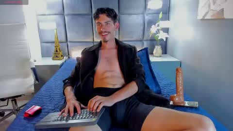 skinny jean  online show from 05.23.26