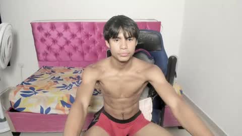 Snapshot of skinny_sam23 chatting on 06.05.26 sam online show from 06.05.26
