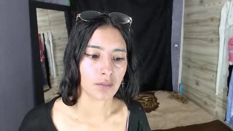 Snapshot of skinny_yizz chatting on 12.21.25 Only Pvt online show from 12.21.25