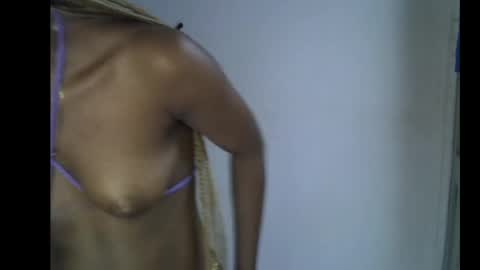 Snapshot of skinnybeauty1 chatting on 04.19.26 Linda independent model online show from 04.19.26