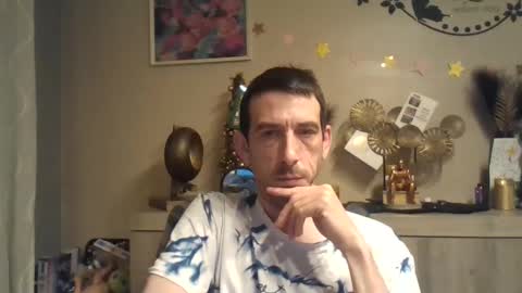 SkinnyBigCock2 online show from 12.25.24