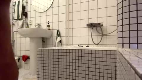 skinnyduderino online show from 11.28.25