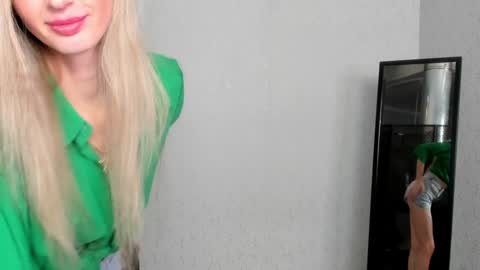 Skinnyladyy online show from 02.01.25