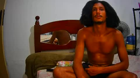 Snapshot of skinnylatinman chatting on 02.15.25 Skinny Latin Man online show from 02.15.25