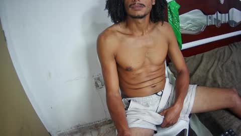 Snapshot of skinnylatinman chatting on 09.26.25 Skinny Latin Man online show from 09.26.25