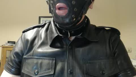 Snapshot of sklave_ol chatting on 12.14.25 sklave_ol online show from 12.14.25