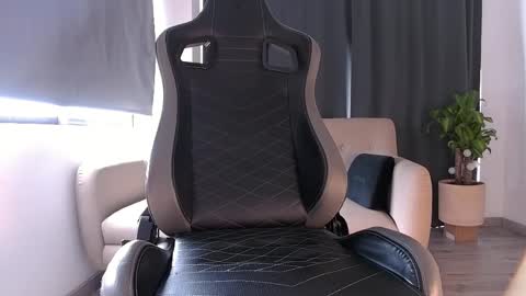 Snapshot of skull_prospect chatting on 02.19.26 Liam Vokov online show from 02.19.26