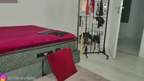 Eliza online show from 10.10.25