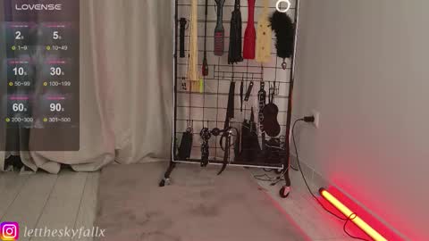 Eliza online show from 11.05.25