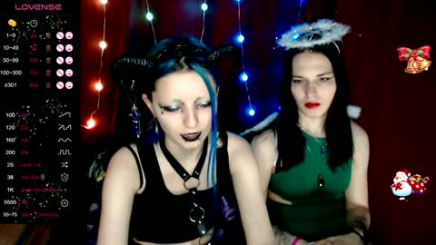 Snapshot of sky9669 chatting on 12.25.24 Iska Im genderfluid theyheshenot use ht have reasons and Mia my t-gf sheher online show from 12.25.24
