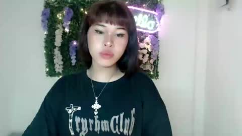 Snapshot of sky_fox_sweetxx chatting on 01.07.25    online show from 01.07.25