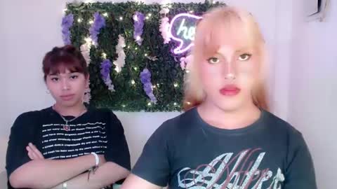 Snapshot of sky_fox_sweetxx chatting on 01.21.25    online show from 01.21.25
