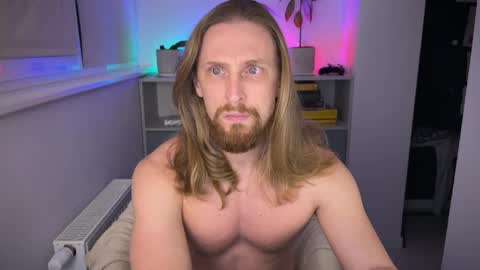 sky_guy25 online show from 11.02.25